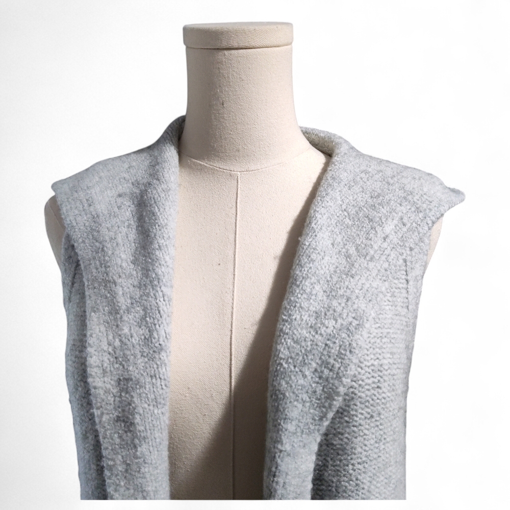 Tahari Soft Gray Knit Fabric - Picture 4 of 12